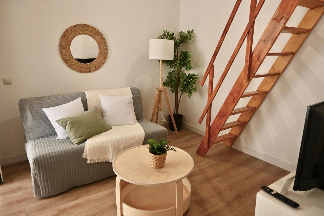 Encantador Estudio Temporal Con Cama En Mezanine Cerca De La Vibrante Avenida Albufera Mpe35 Apartamento *